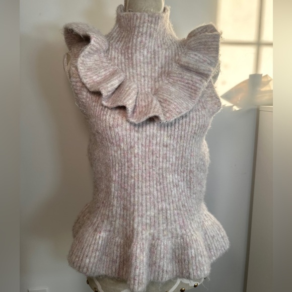 Gorgeous Zara baby pink ruffle knit top - Picture 2 of 9